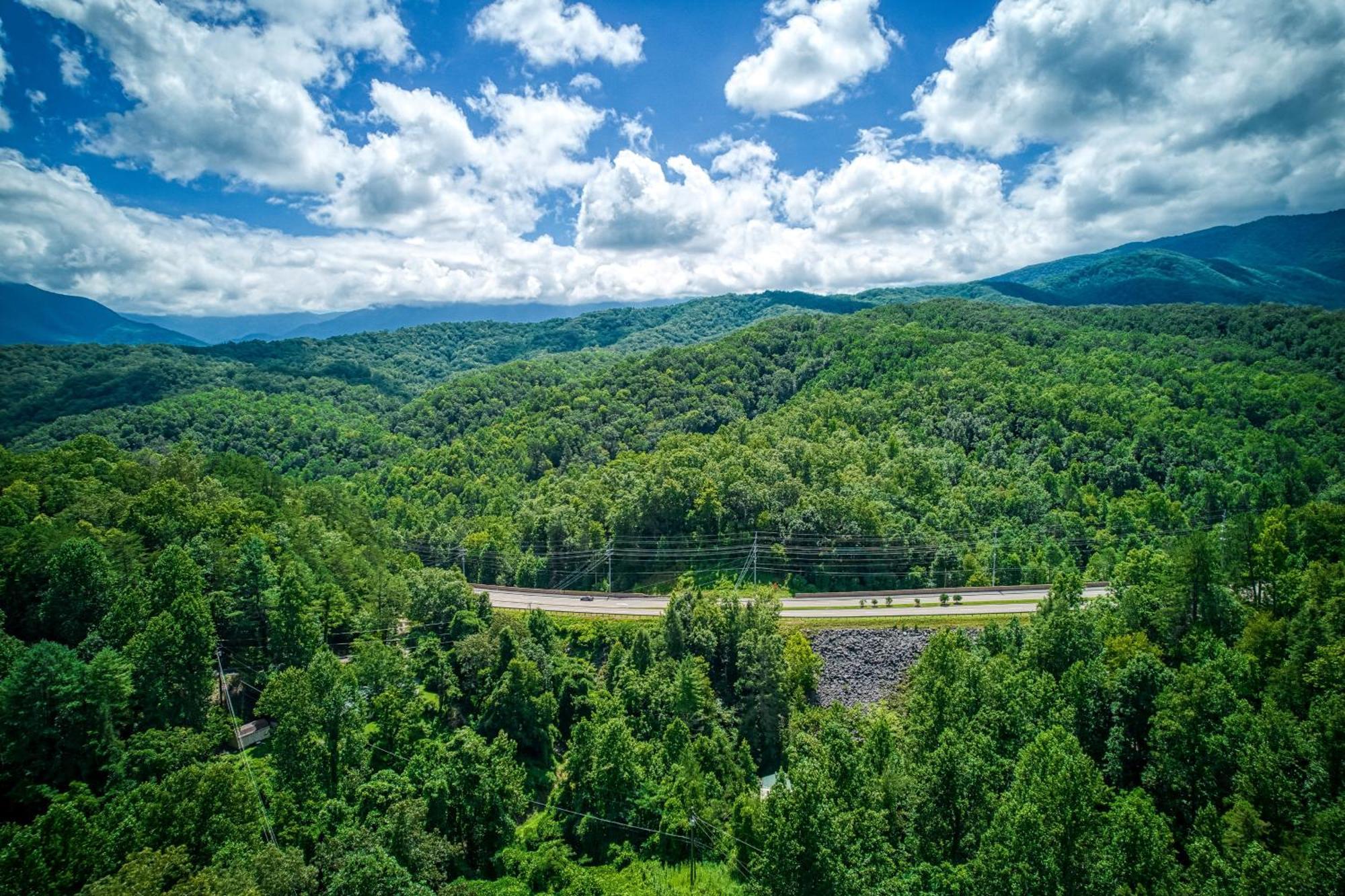 Magical Moments, Hot Tub, Wifi, 1089 Free Tickets Each Paid Day, Dollywood And More แกตลิงเบิร์ก ภายนอก รูปภาพ
