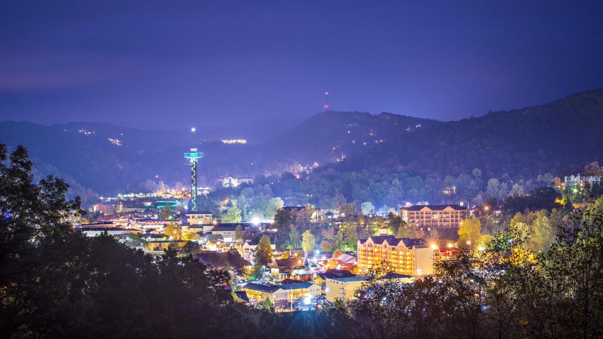 Magical Moments, Hot Tub, Wifi, 1089 Free Tickets Each Paid Day, Dollywood And More แกตลิงเบิร์ก ภายนอก รูปภาพ